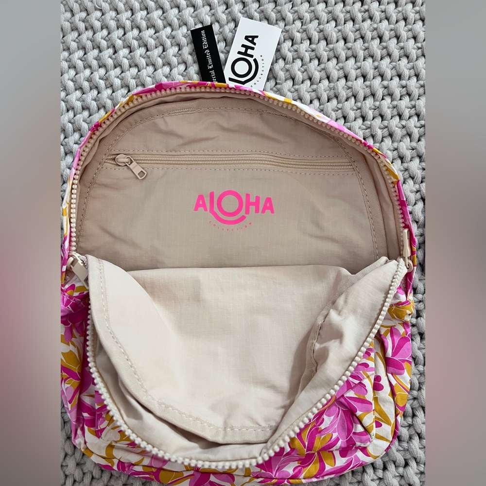 Aloha collection• SUPER SPECIAL LIMITED EDITION Lei Stand  Mini Backpack Taffy - Picture 6 of 8